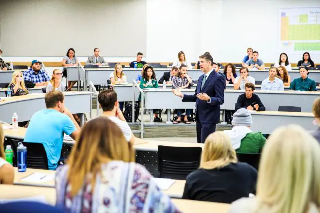 Top Schools to Study Marketing in the World