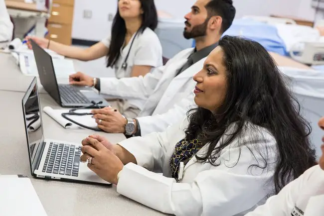 Top Schools for Nurse Practitioner Programs