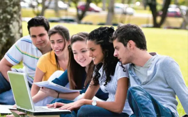 Top Scholarships for College Freshmen