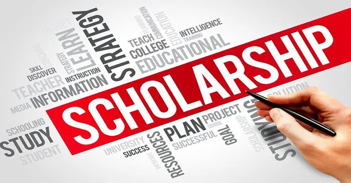 Top Scholarships for High School Juniors