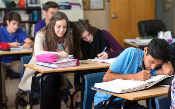 Top Scholarships for High School Juniors