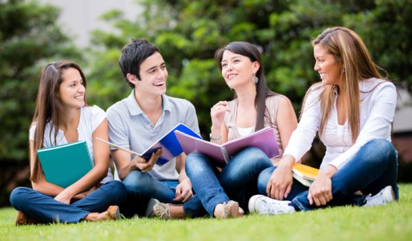 Top Scholarships for High School Juniors