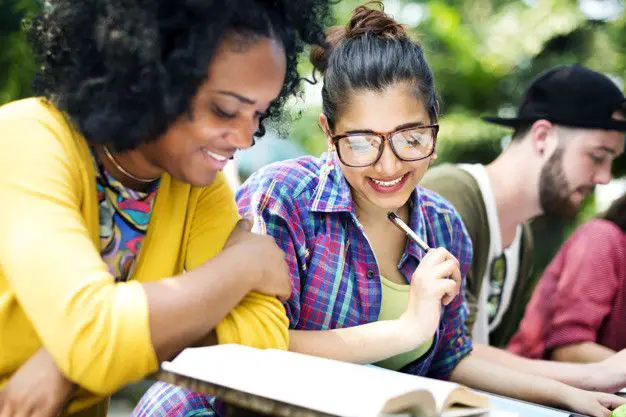 What are the Differences Between GRE and GMAT 