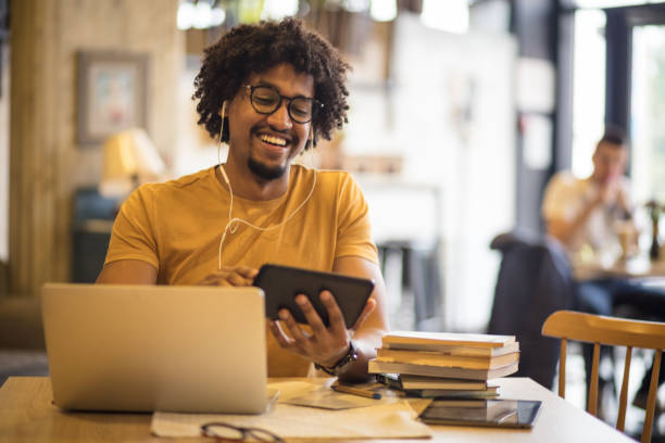 Best Podcasts for College Students