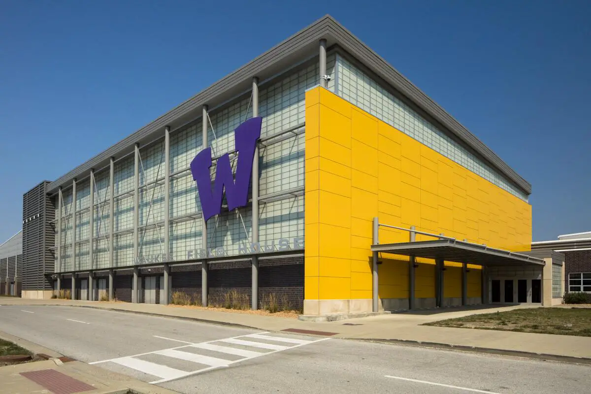 Waukee High School - Field House_Kalwall Centria